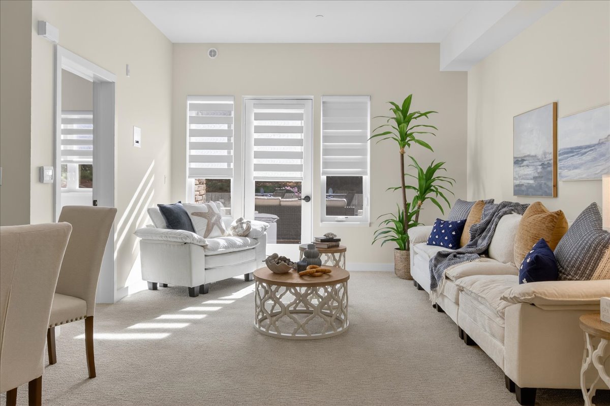 Dining area of an apartment at Healdsburg